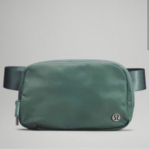 NWT Lululemon Everywhere Belt Bag
(Tidewater Teal)